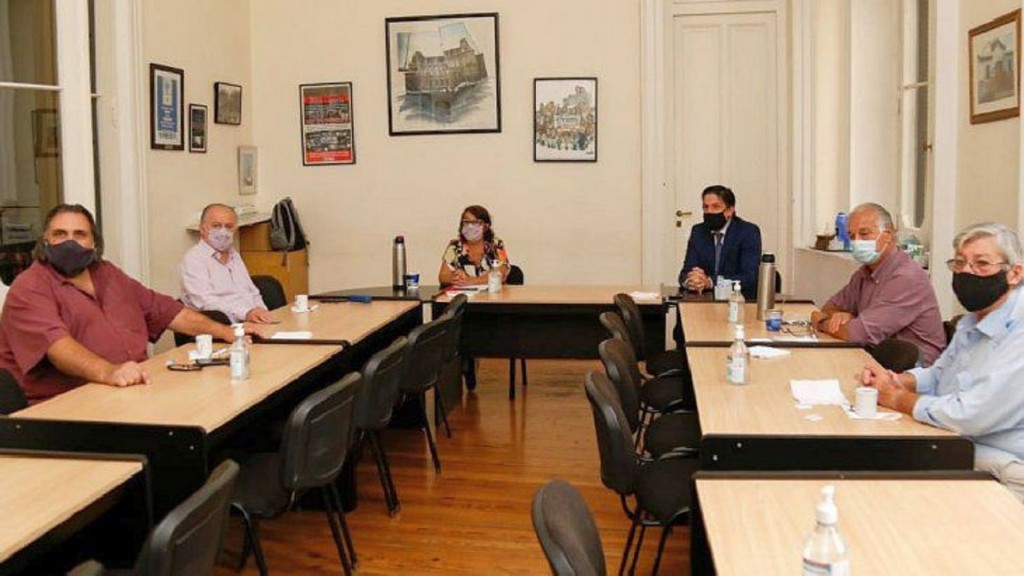 Educación convocó a los 5 gremios docentes a la segunda ronda paritaria