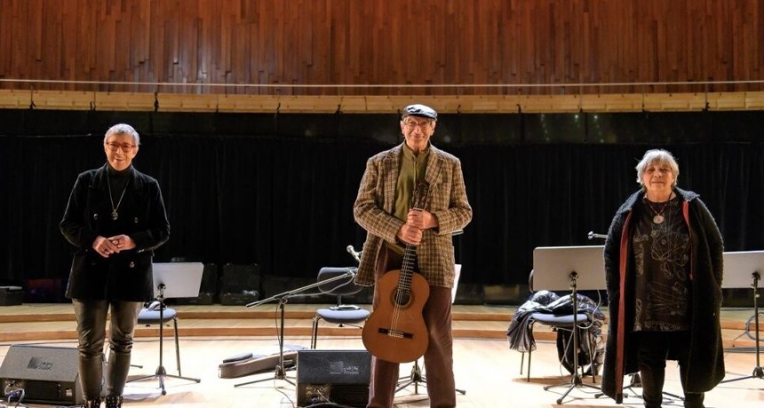 Herrero, Parodi y Falú: canto a “Mojones” de la patria y homenaje a Horacio González