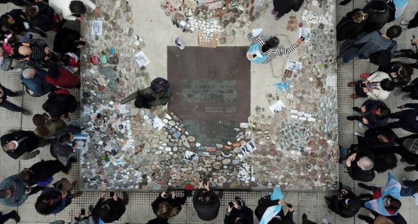 El Gobierno hará con las piedras dejadas un espacio en memoria de los fallecidos por Covid