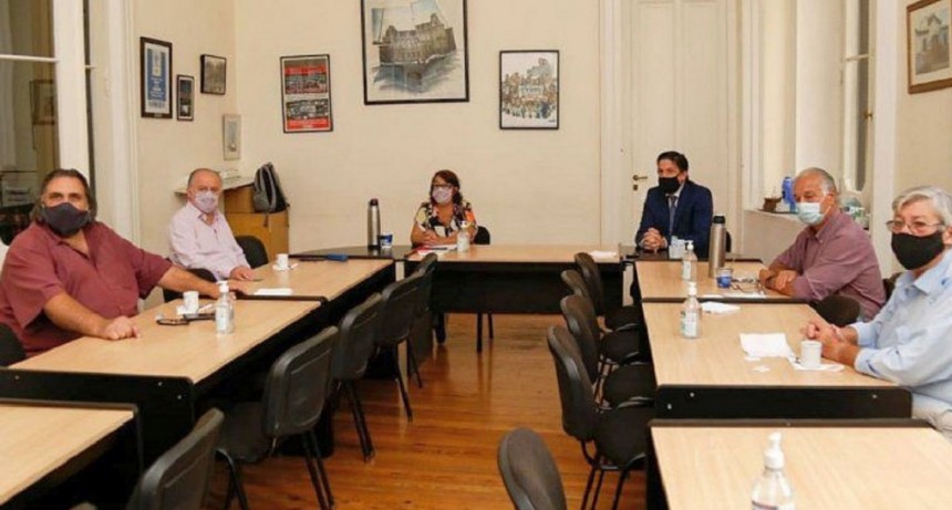 Educación convocó a los 5 gremios docentes a la segunda ronda paritaria