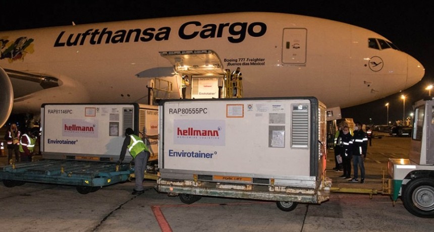 Llegaron 1,2 millones de dosis de Sinopharm y AstraZeneca