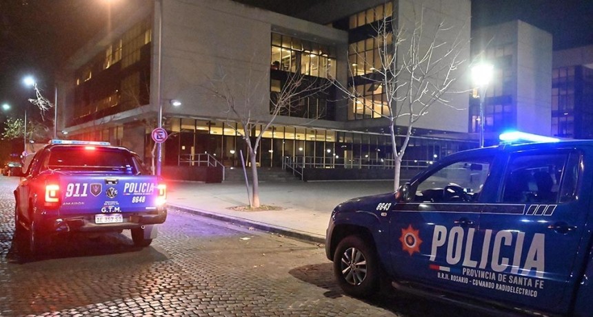 Atacan a balazos al Centro de Justicia Penal a horas de un juicio a la banda de Los Monos