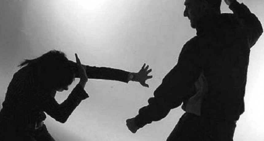 Detuvieron a un hombre que amenazó a su pareja y golpeó a su suegra con un hierro