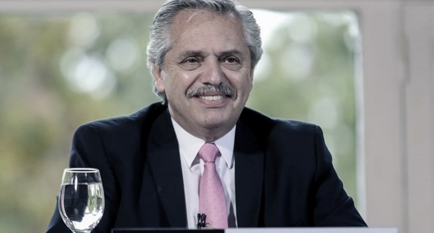 Alberto Fernández saludó al pueblo de Uruguay 