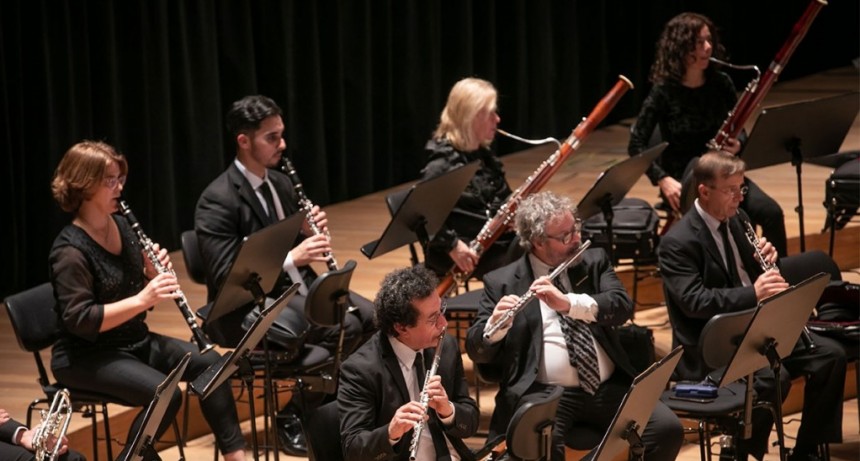 La Orquesta Nacional de Música Argentina, junto a La Bruja Salguero, Cristian Zárate y Ernesto Snajer