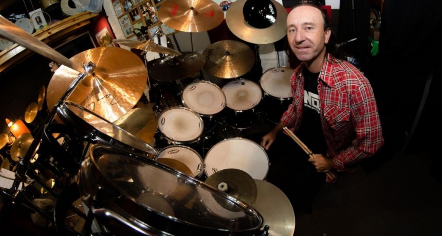 El baterista quilmeño Walter Baum presenta su sexto libro 