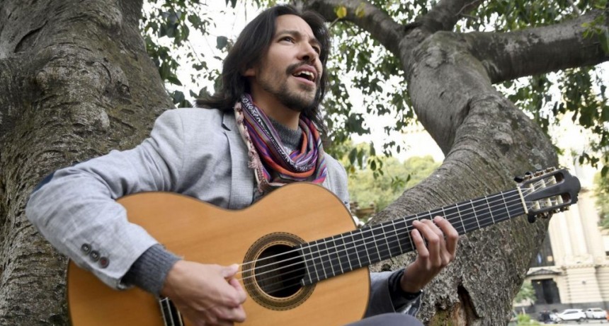 La guitarra del tucumano Fabián Cardozo: desde Suiza para tributar la obra de Juan Falú