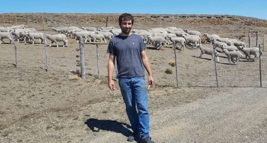 Javier, el joven productor ovino que le da pelea a la desertificación