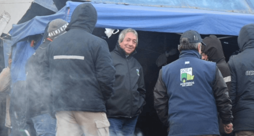 “Extorsivos y antidemocráticos”: el paro de los aceiteros sigue y llueven los reclamos