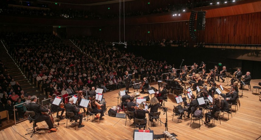 Mujeres argentinas, por la Orquesta Nacional de M&uacute;sica Argentina y el Ballet Folkl&oacute;rico Nacional