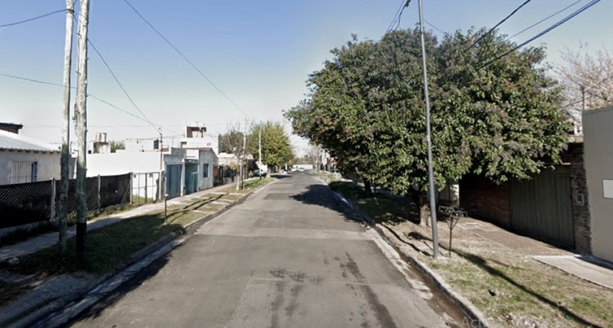 Un policía de la Ciudad y un delincuente muertos tras un robo y tiroteo en Villa Tesei