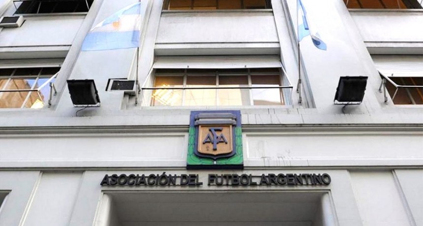 Allanamientos en la AFA y clubes: investigan evasión en la transferencia de jugadores