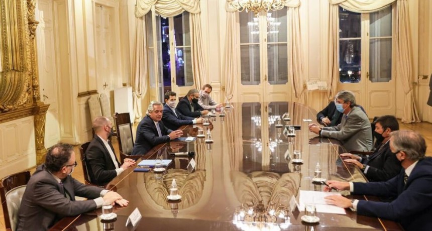 El presidente firma y se envía al Congreso el proyecto de Ley Agroindustrial