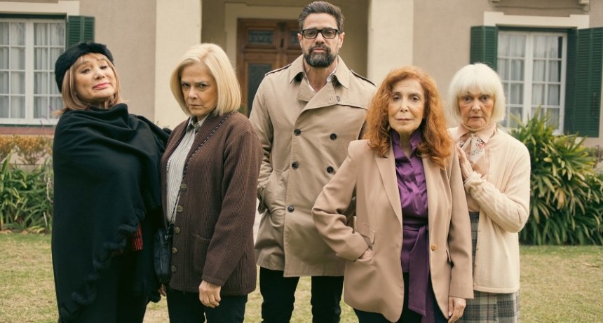 Luciano Castro protagoniza la tira que “patea prejuicios sobre la tercera Edad”