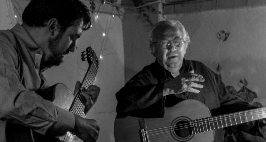 El guitarrista Alejo de los Reyes presenta “Al compás de la vihuela”