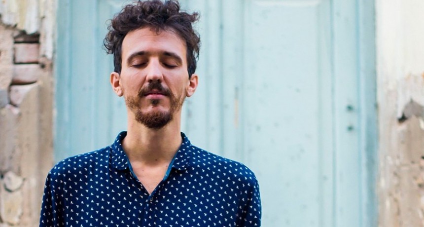 El cordobés Rodrigo Carazo trae sus canciones pintadas de “Subceleste”