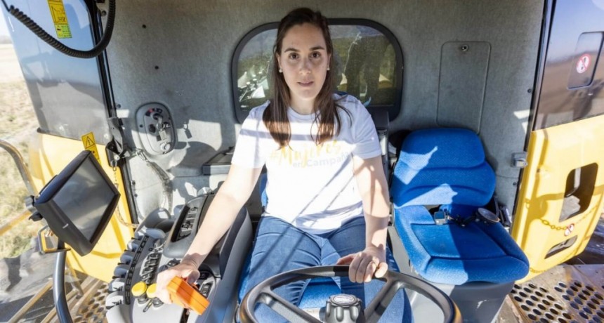 Florencia, la dama de los “fierros”: contratista por herencia y por pasión