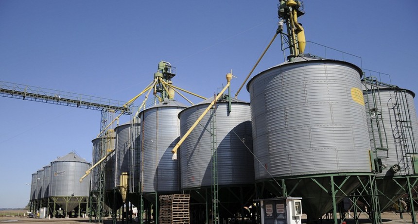 Los acopios, al borde del paro: el gremio se declaró en estado de alerta y movilización