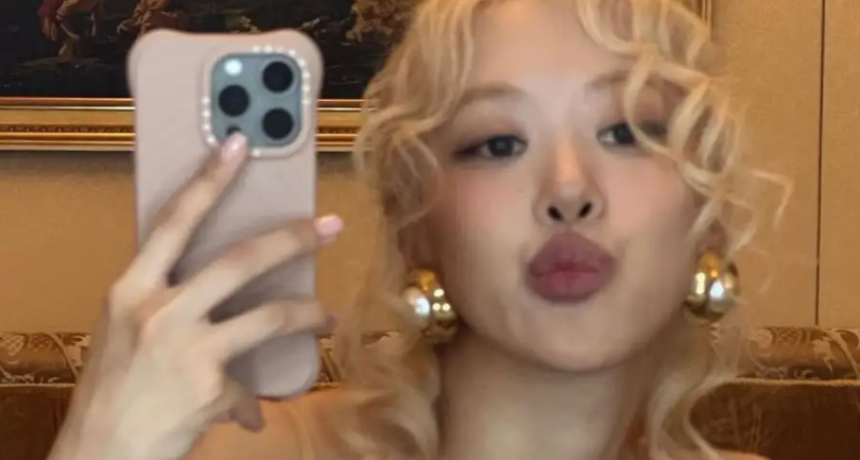 El posteo de ROSÉ sobre 