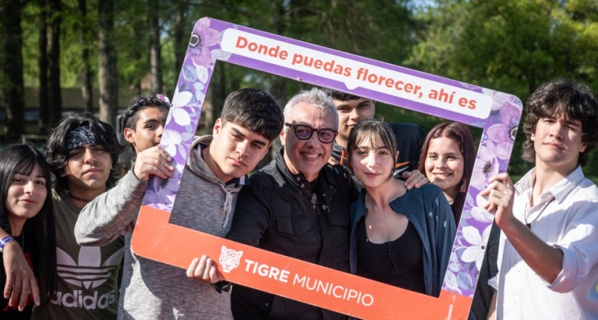 Julio Zamora acompañó una jornada dirigida a jóvenes para reflexionar sobre diferentes problemáticas sociales