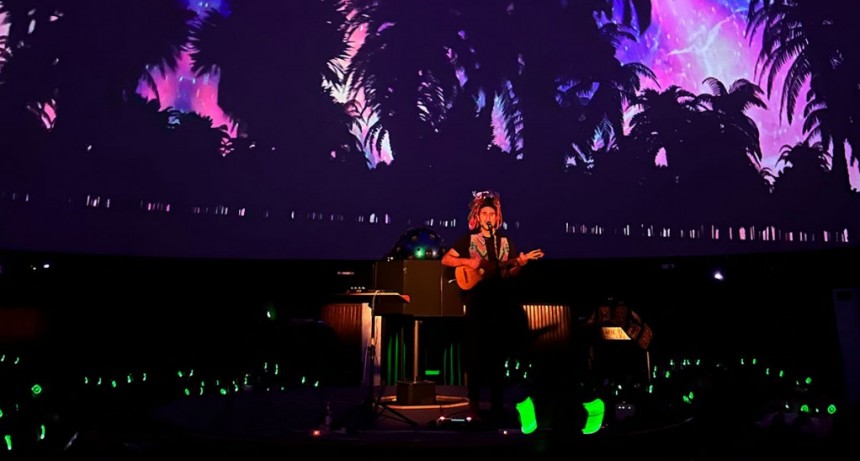 Hacia la raíz, concierto inmersivo, con Nación Ekeko y Tato Araoz