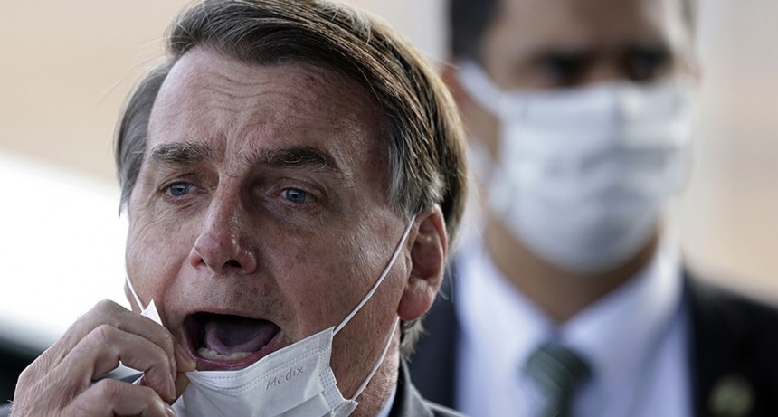 Por no estar vacunado, Bolsonaro no pudo presenciar el partido Santos-Gremio