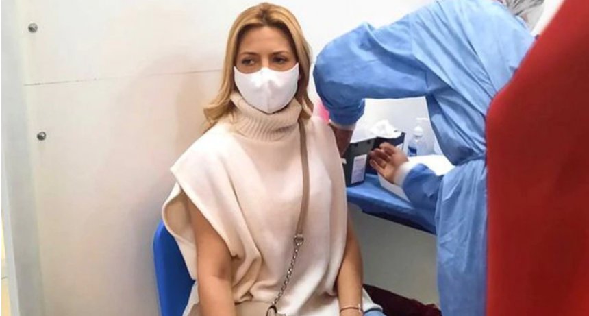 Fabiola Yáñez recibió la primera dosis de vacuna contra el coronavirus