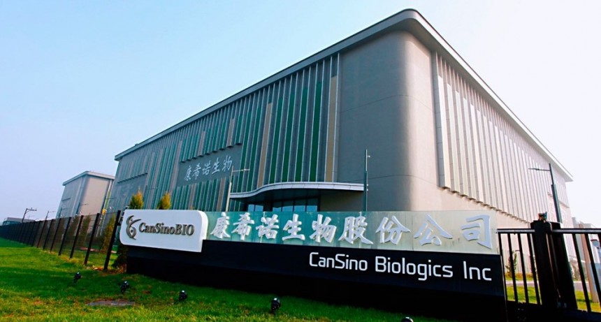 Entre hoy y el mi&eacute;rcoles llegan m&aacute;s de 400 mil vacunas monodosis de CanSino