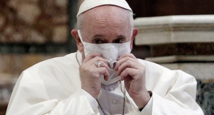 El papa Francisco recibi&oacute; la tercera dosis de la vacuna contra el coronavirus