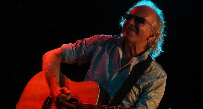 Miguel Cantilo estrena “Cuentos cantados” del Oriente Medio y gira con Pedro & Pablo