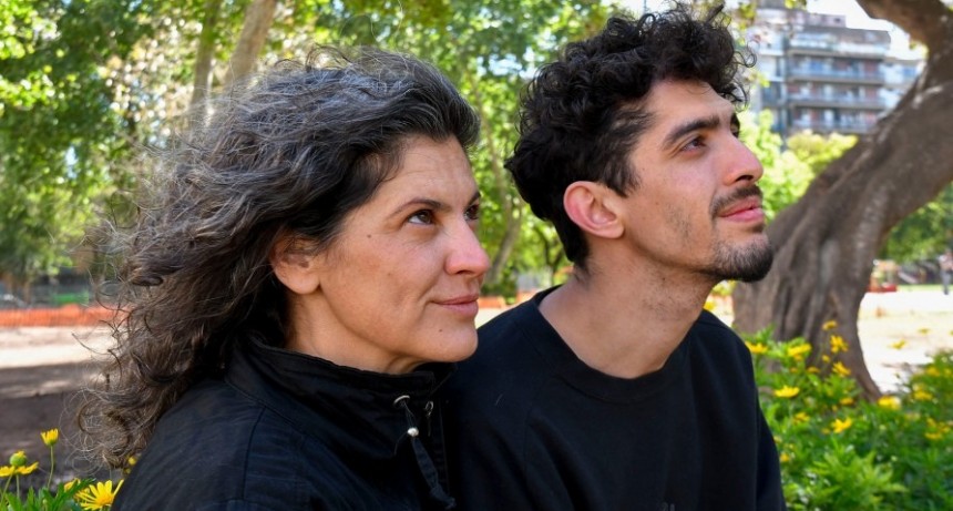 La voz de Mery Murúa y la guitarra de su hijo Juan, en “conversaciones de voces del mundo”