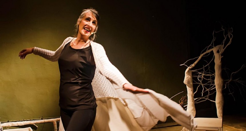 Pepa Luna act&uacute;a, canta y seduce en domingos dedicados al mundo femenino