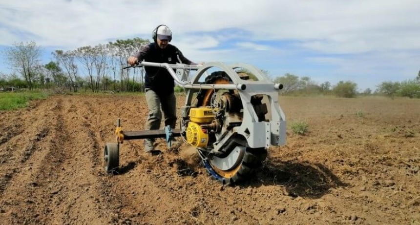Un “microtractor” multipropósito: cómo es “Chango”, un desarrollo del INTA para agricultores familiares