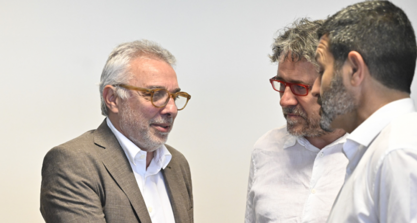 En el Hospital Materno Infantil, Julio Zamora compartió el modelo de salud de Tigre con funcionarios de Chile