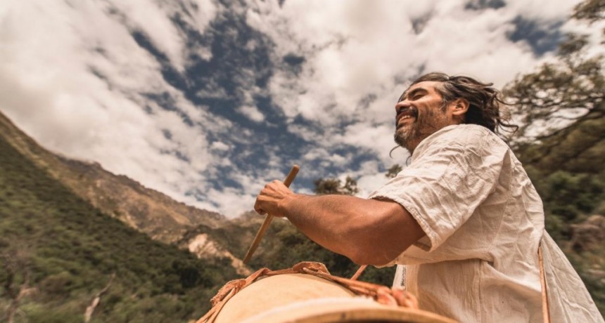 José Luis Aguirre comparte su folclore para dar herramientas en lugar de distraer