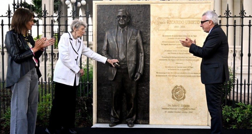 Julio Zamora encabezó el acto en homenaje al ex intendente Cdor. Ricardo Ubieto, a 18 años de la inauguración del MAT