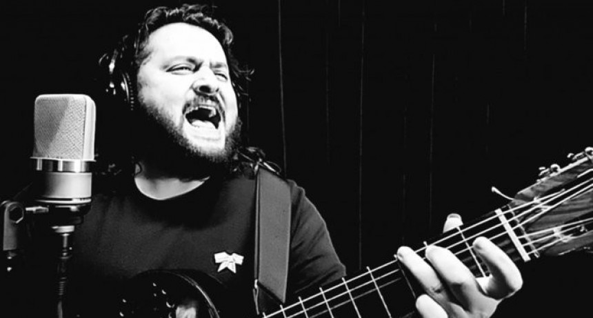 Yuyo Gonzalo cumple! ¿y regala su guitarra?