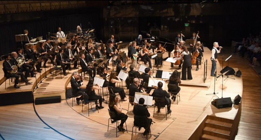  “Homenaje a Ástor Piazzolla y a Ariel Ramírez” por La Orquesta Nacional de Música Argentina “Juan de Dios Filiberto”