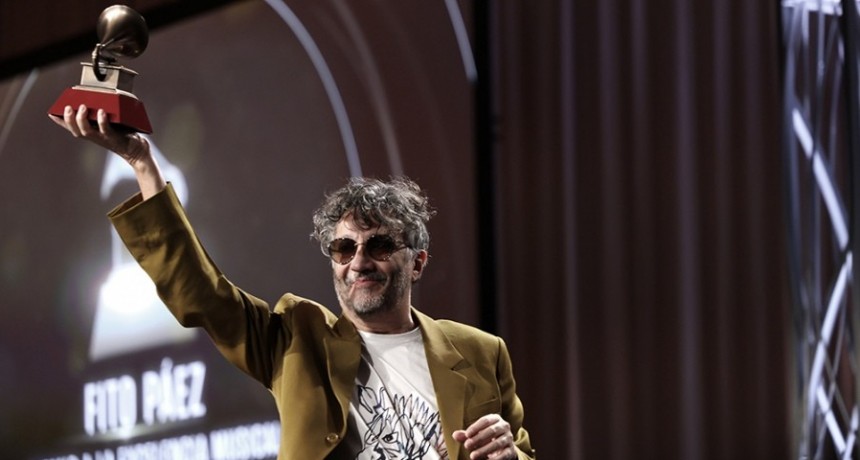 Fito Páez recibió el Grammy Latino por ser “parte del gran laboratorio artístico argentino”