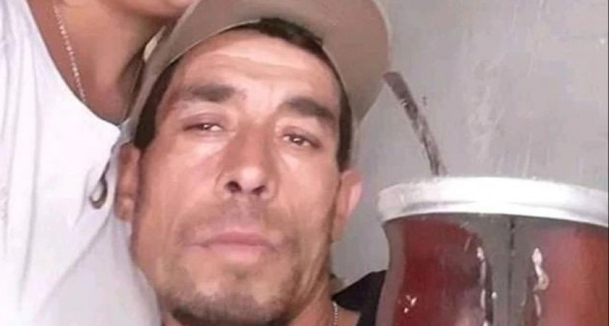 Salió a increparlos armado porque bebían frente a su casa, abrió fuego y mató a su hijo de 2 años