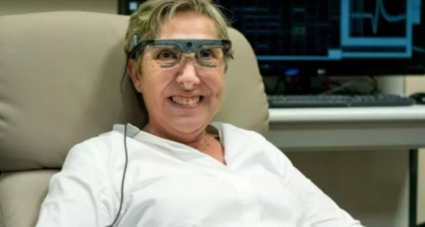 Una mujer ciega comenzó a reconocer formas y letras gracias a un implante cerebral 