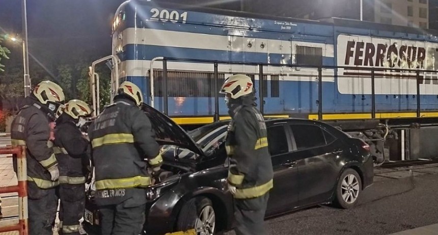 Los arrolló una locomotora en Puerto Madero y resultaron ilesos