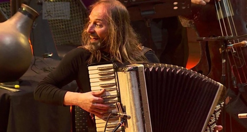 “Misa Criolla” y “La Navidad Nuestra”, homenaje a Ariel Ramírez en el Teatro Colón