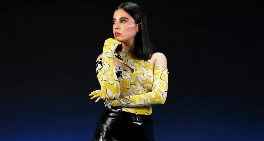 Javiera Mena: “El pop es súper político y actúa como caballo de Troya de algunas ideas”