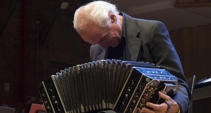 Este lunes distinguen con el Gobbi de Oro y el Roncallo-Galván a Néstor Marconi