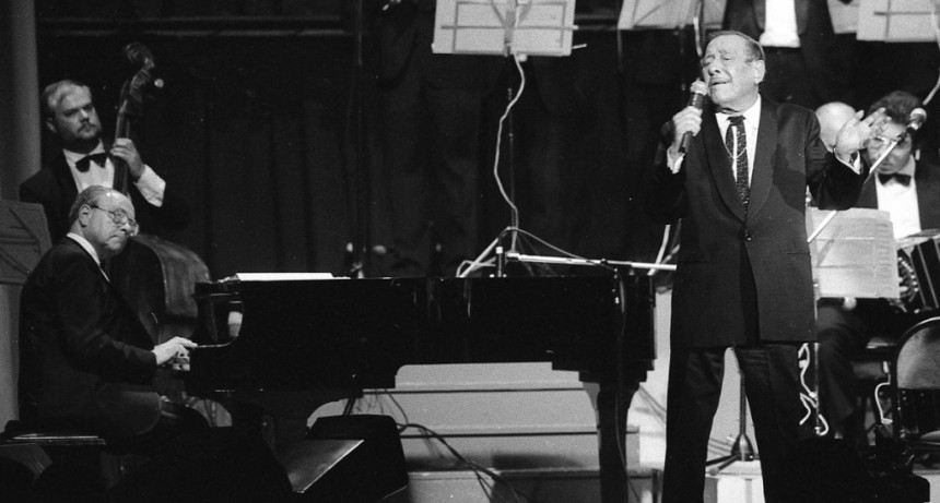 Roberto Goyeneche recupera su voz entre “Las formas de la noche”