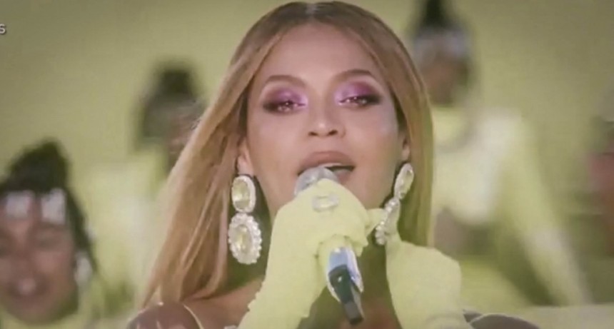 Con una suntuosa gala, Beyonc&eacute; lanz&oacute; su filme sobre la gira "Renaissance"