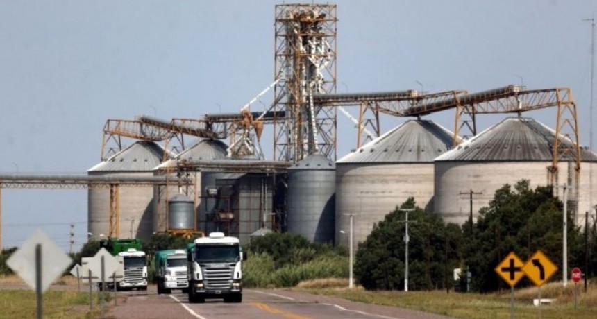 Los acopios se sumaron a las críticas por el nuevo dólar exportador