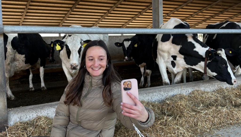 Nació en el campo, estudió comunicación y hoy hace “brotar” mensajes para acercar el agro y la ciudad