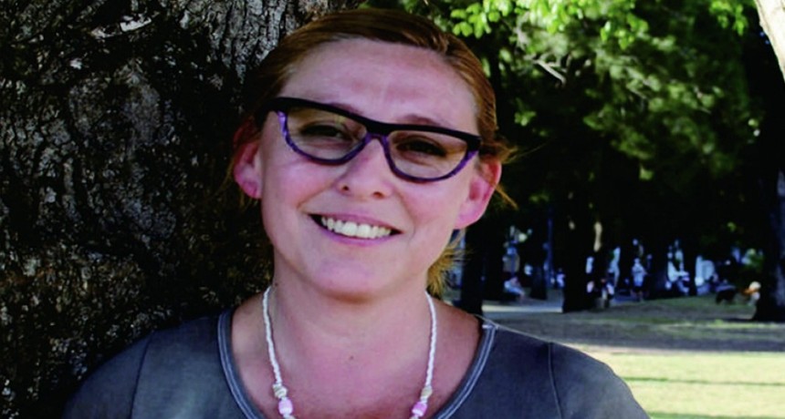 “La poesía es un trabajo de sutiles equilibrios entre la palabra y el silencio”